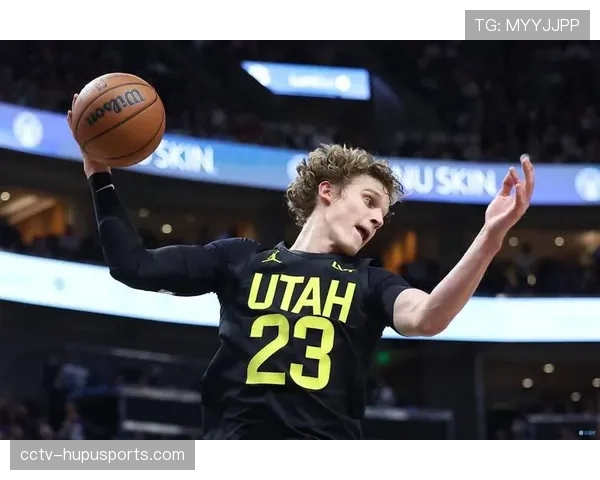 训练场边，马尔卡宁受伤后球队管理层视线转向高含金量选秀